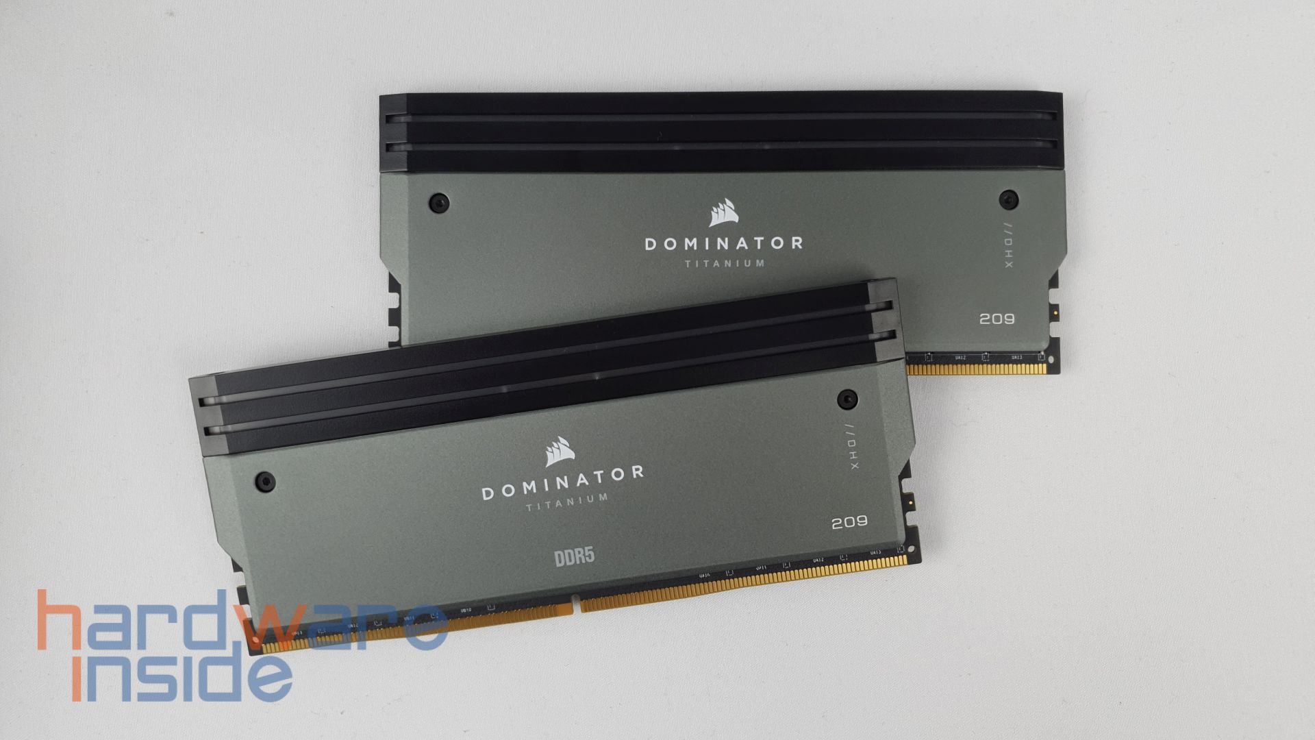 corsair-dominator-titanium-first-edition-ram-kit.jpg