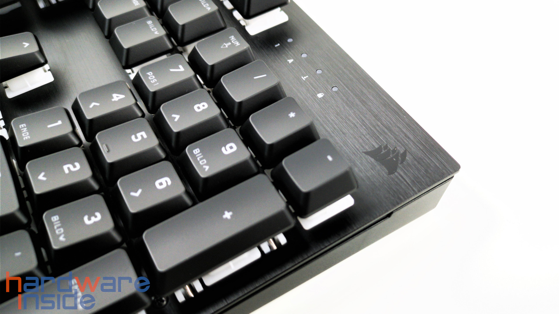 Corsair K60 RGB PRO_10.jpg