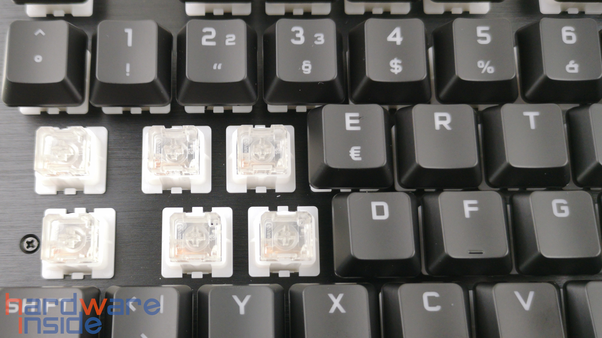 Corsair K60 RGB PRO_11.jpg