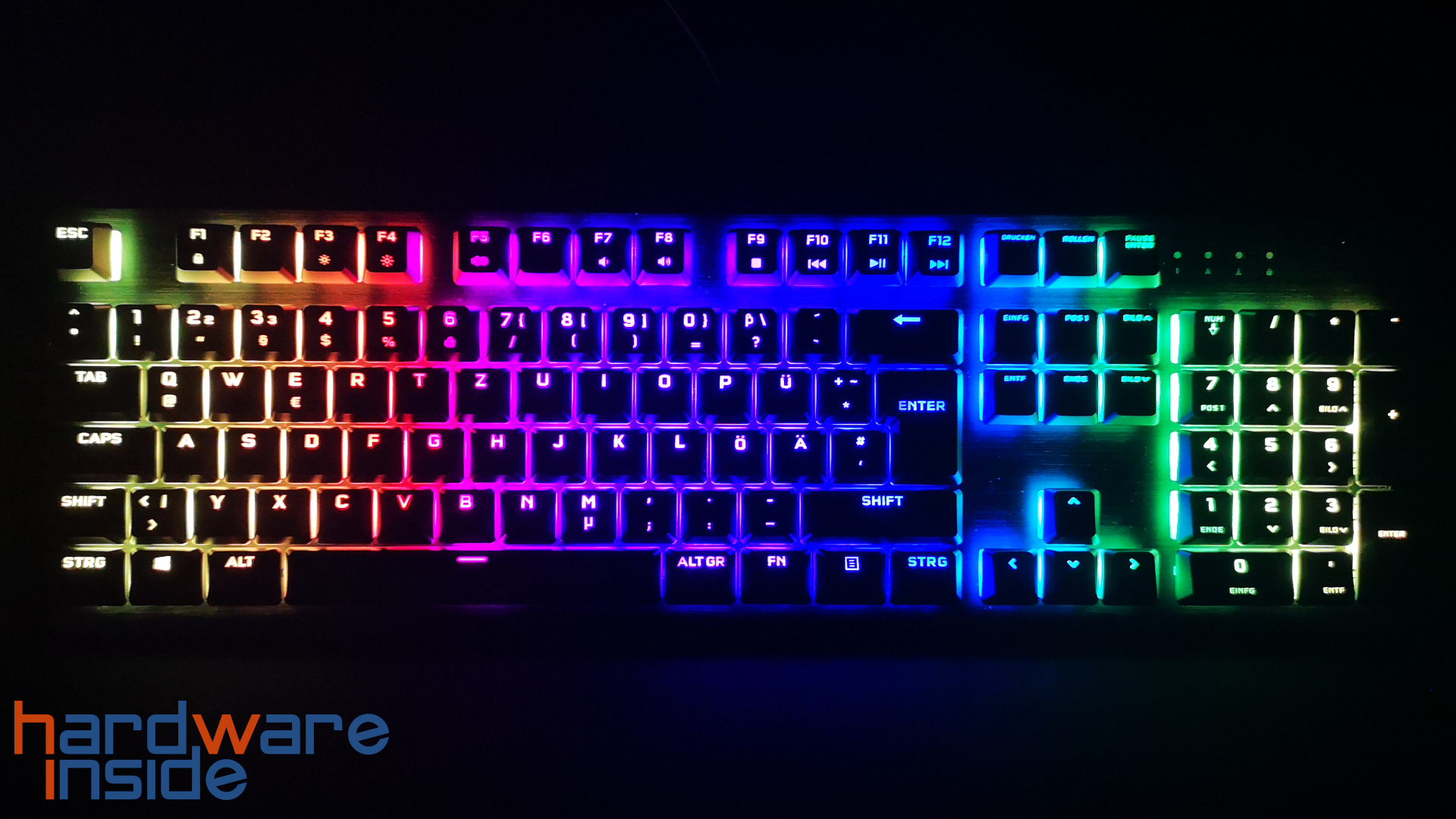 Corsair K60 RGB PRO_13.jpg