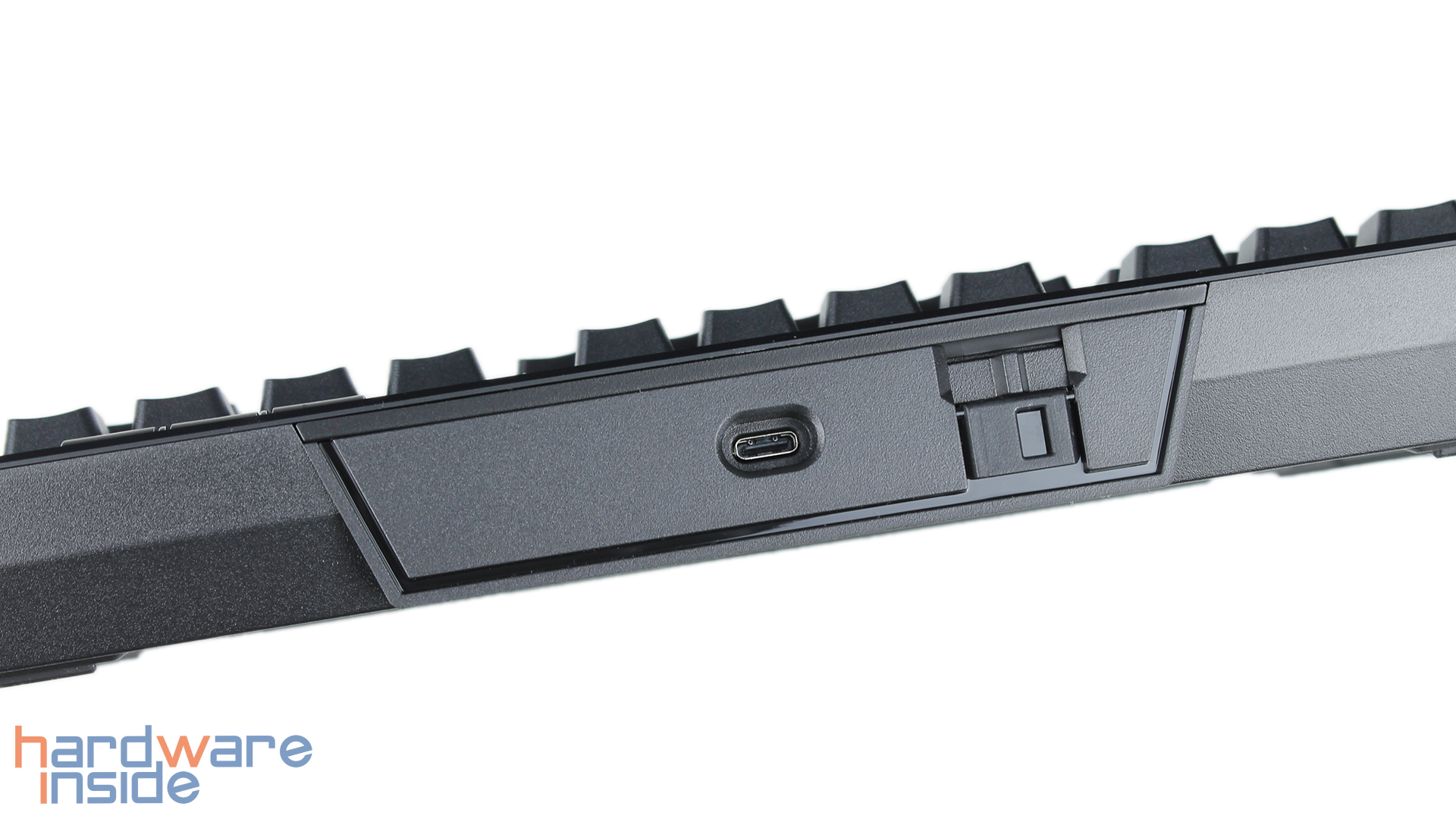 corsair-k70-rgb-tkl-03.jpg