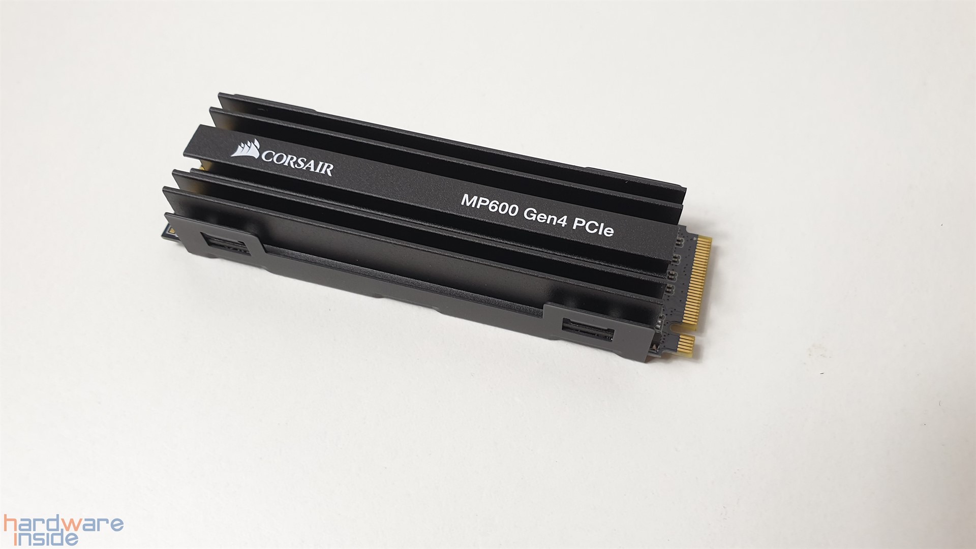 CORSAIR MP600.jpg