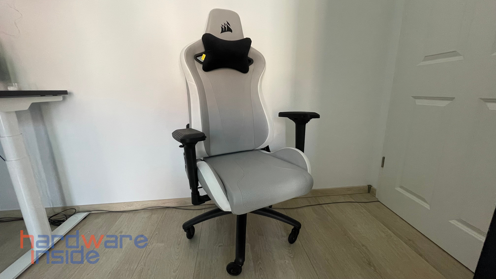 Corsair TC200_23