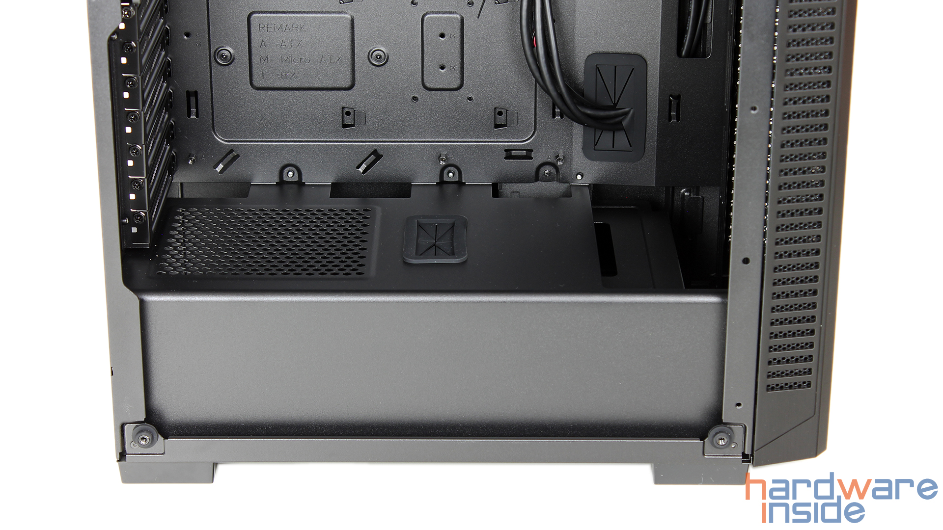 Corsair_110R_05.jpg