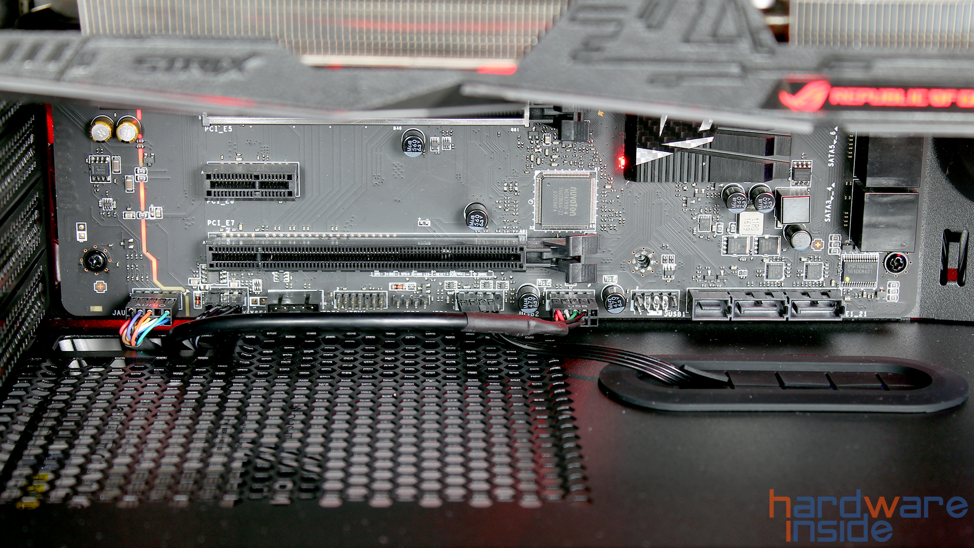 Corsair_iCUE_465X_RGB_20.jpg