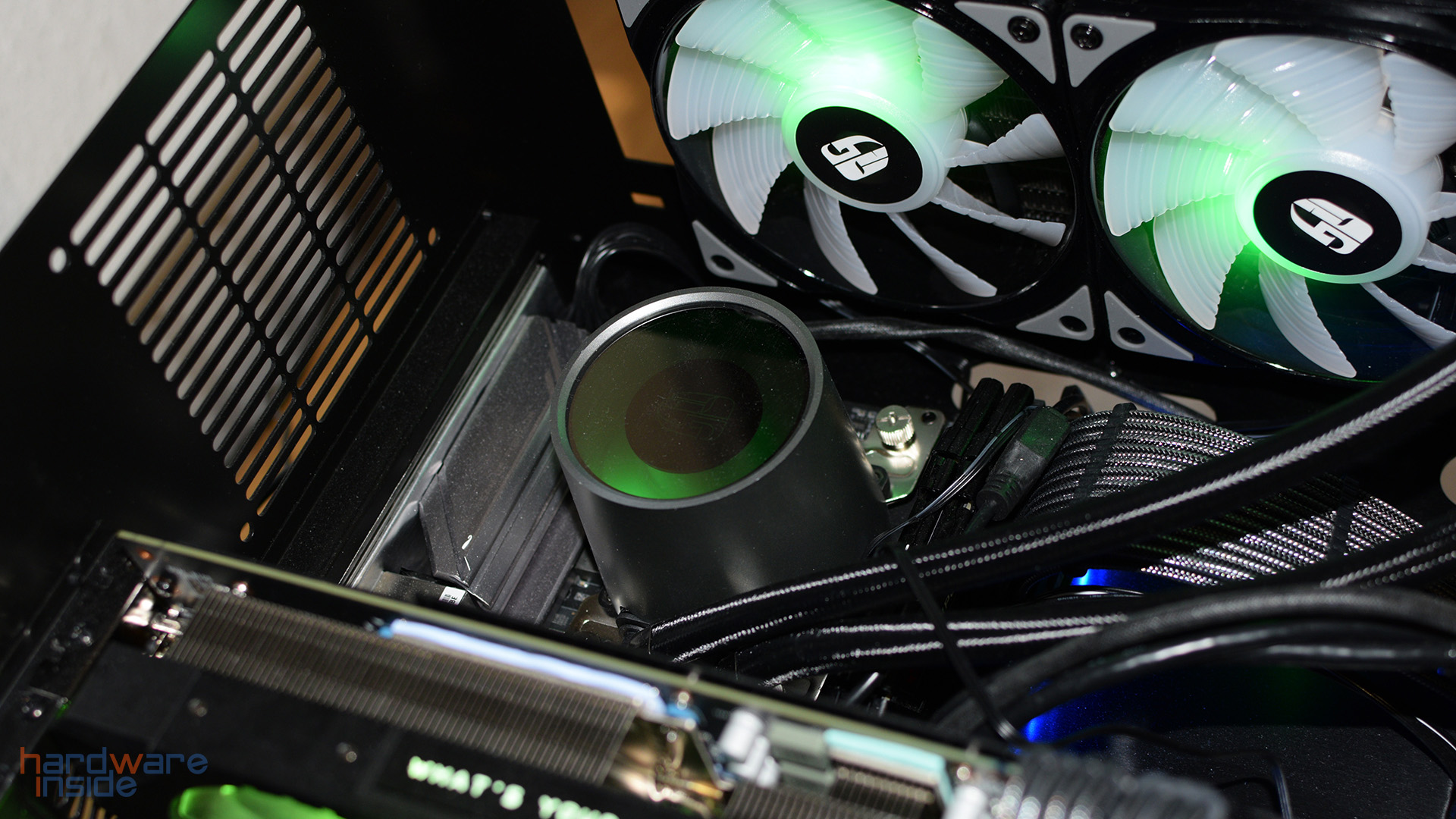 Deepcool Castle 240 RGBV2 38.jpg