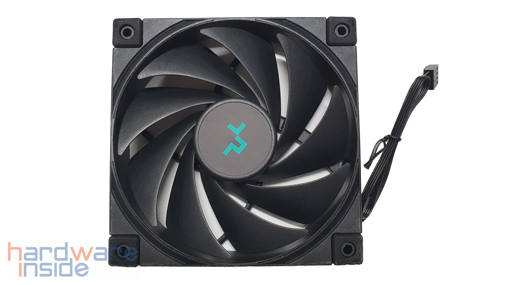 deepcool_lt720_luefter.jpg