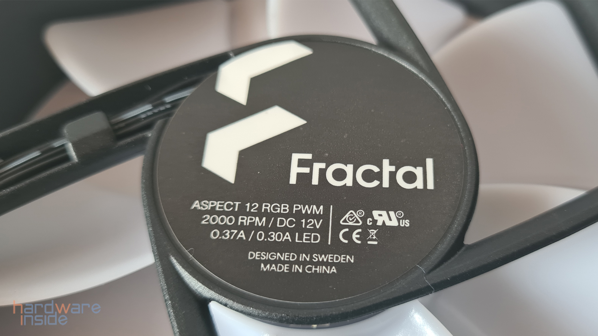 fractal design lumen s24 rgb_11.jpg