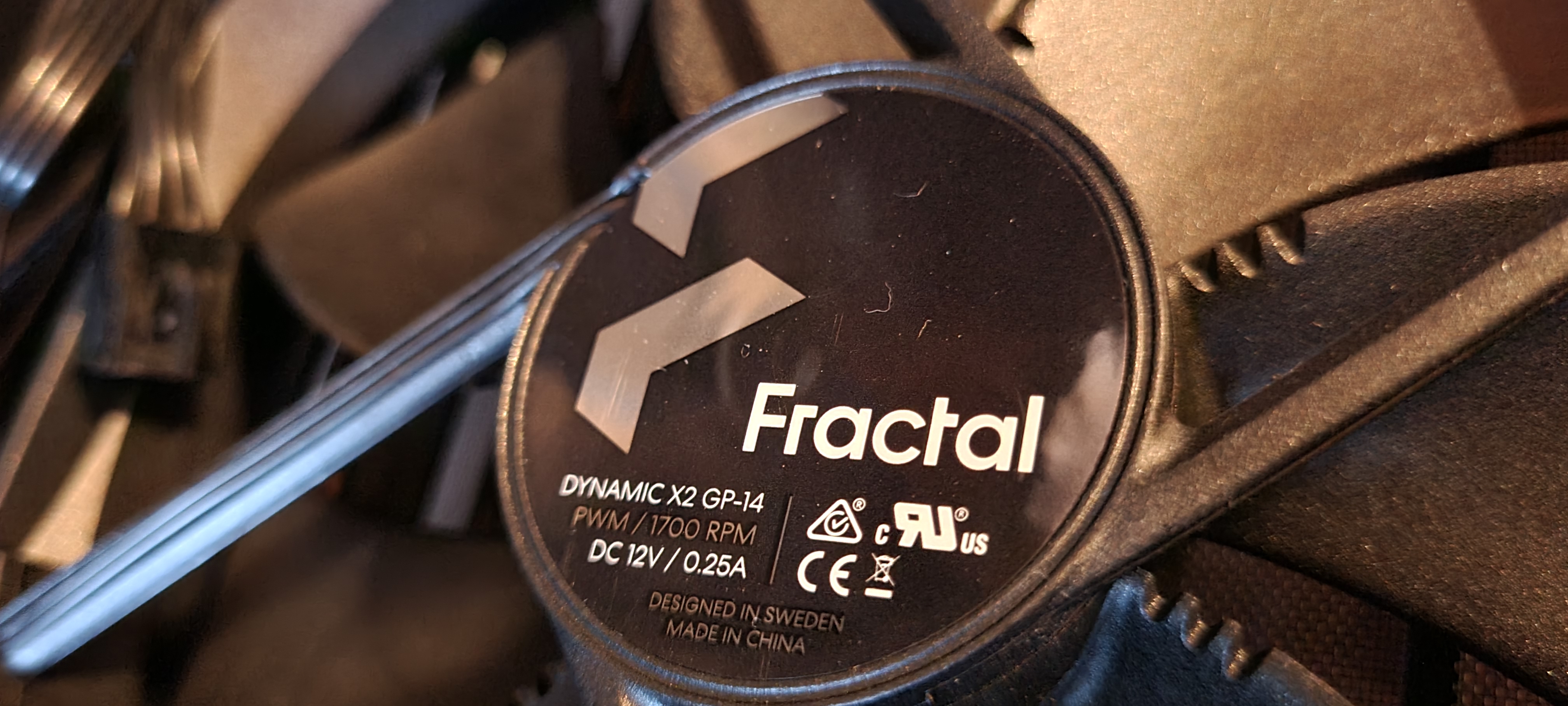 fractal design torrent_40.jpg