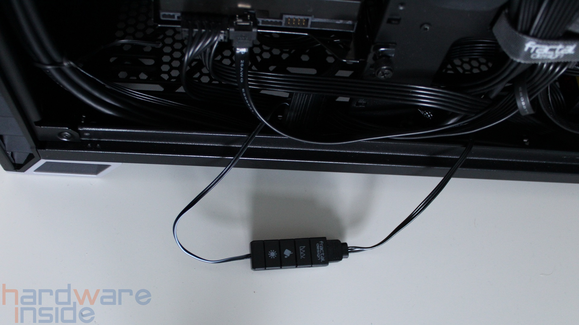 Fractal Design_VektorRS_Controller_34.jpg
