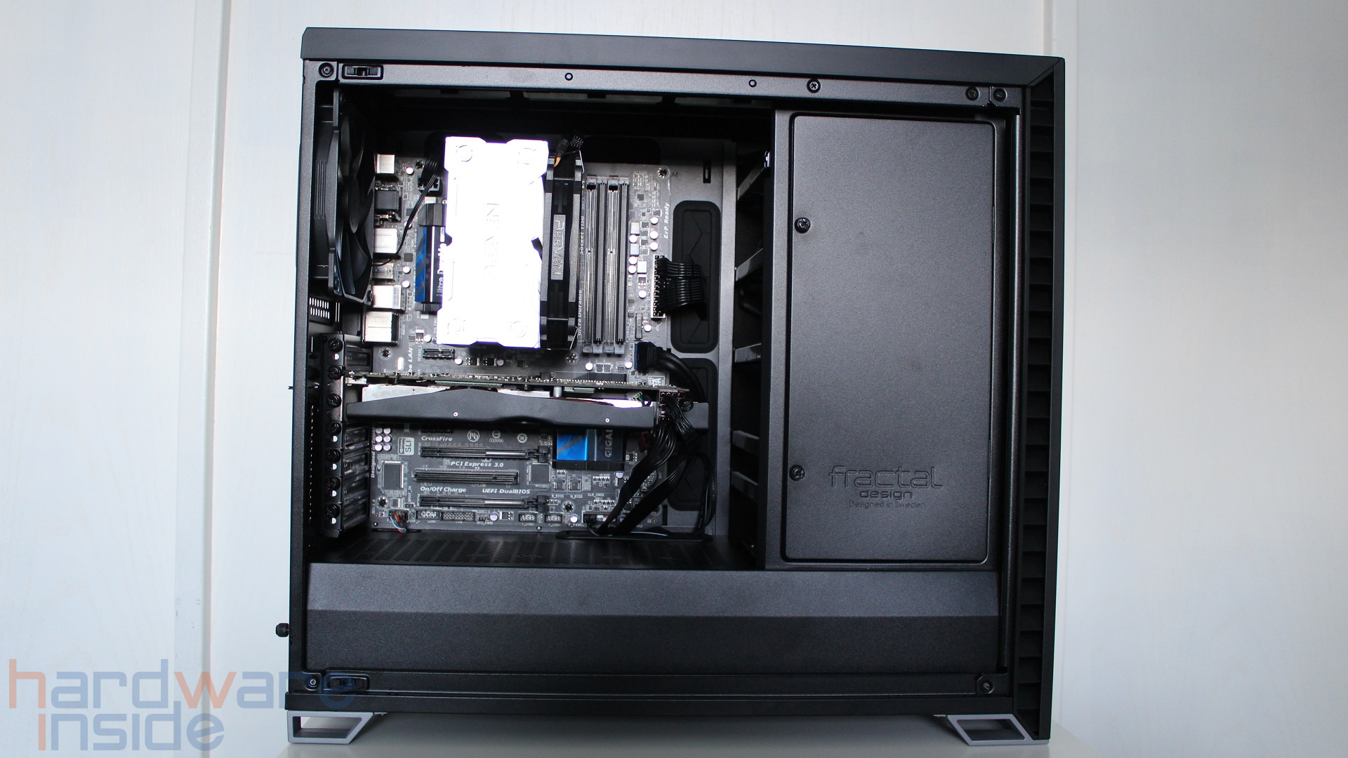 Fractal Design_VektorRS_Einbau_System_35.jpg