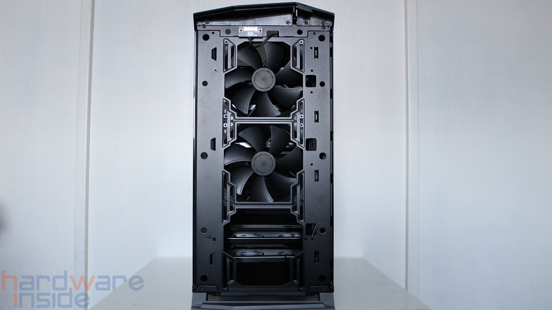 Fractal Design_VektorRS_Front_Lüfter_18.jpg