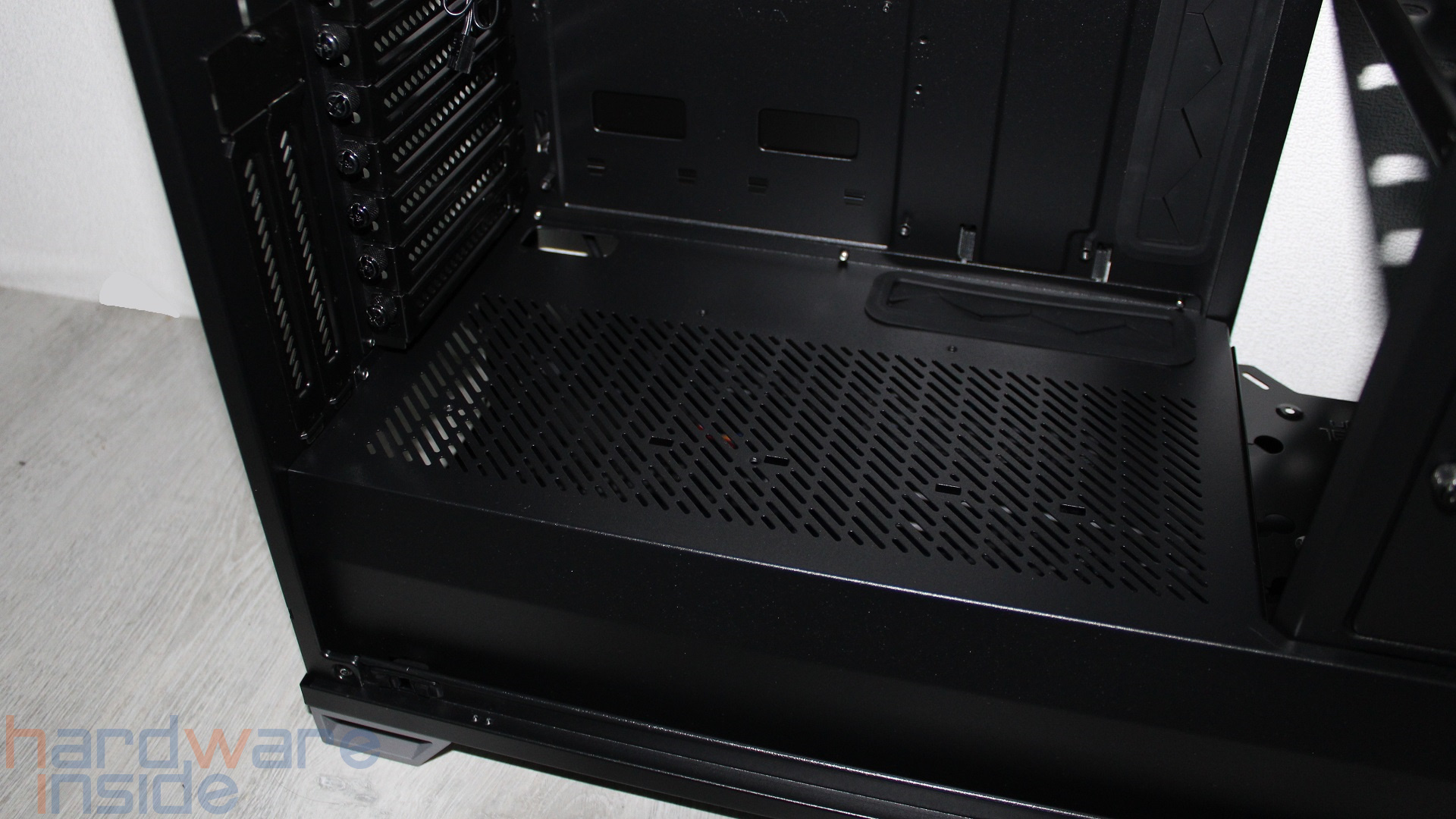 Fractal Design_VektorRS_Zone_unten_28.jpg