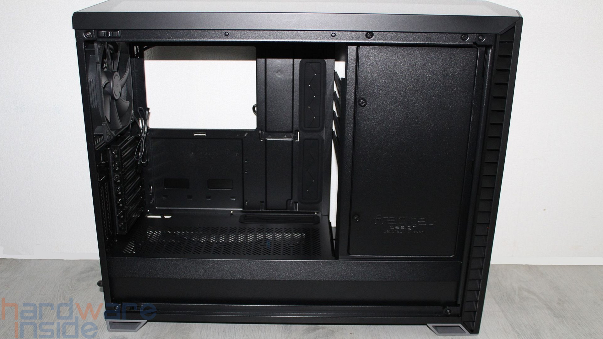 Fractal_Design_VektorRS_rechts_13.jpg