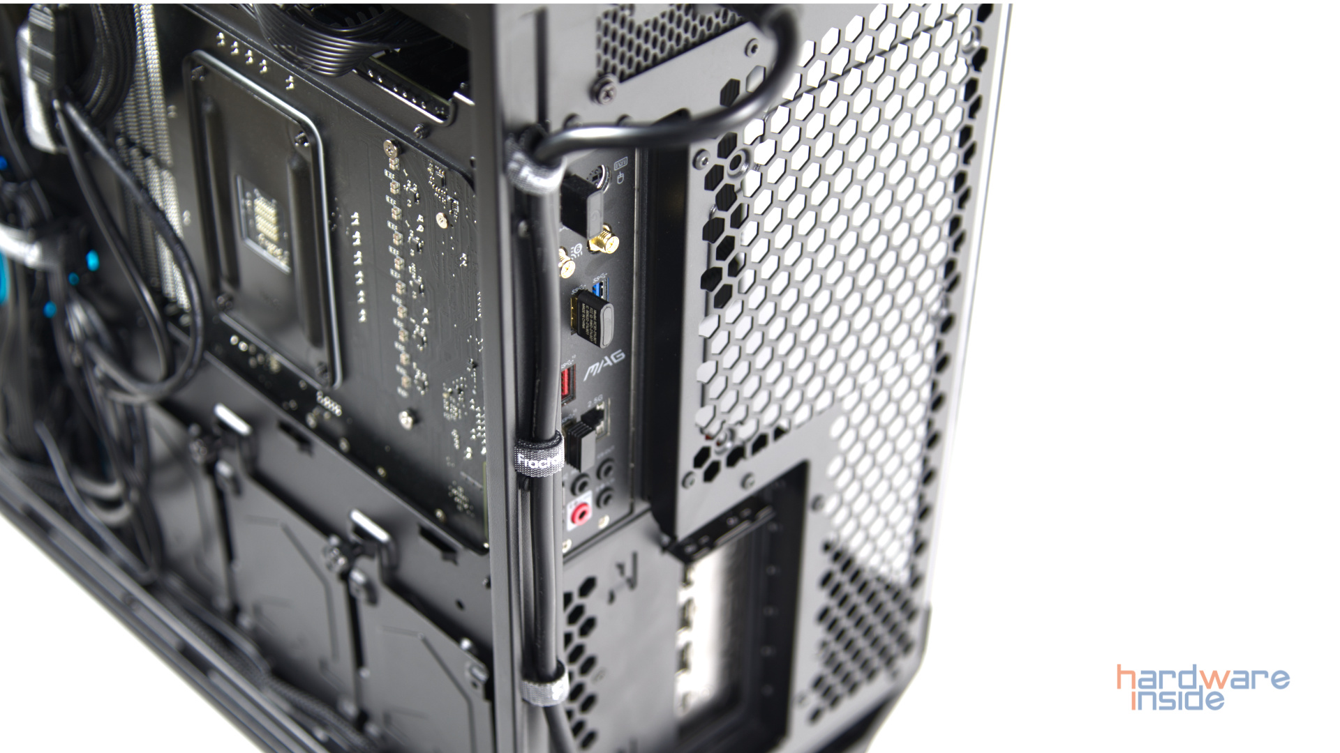fractaldesign-torrent-compact-review-30.jpg