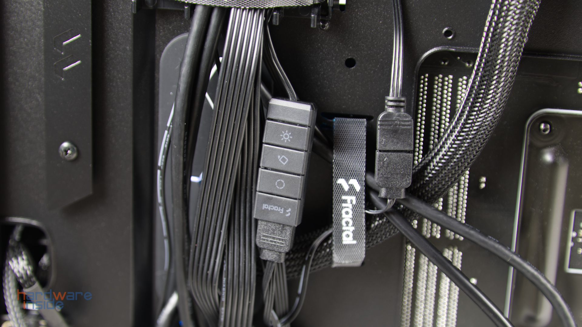 fractaldesign-torrent-compact-review-31.jpg