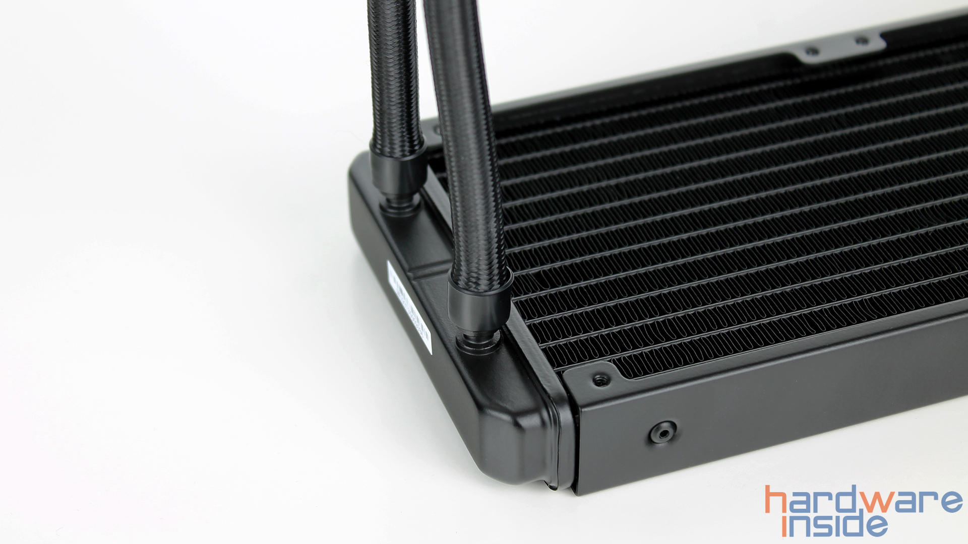 GIGABYTE-AORUS-LIQUID-COOLER-360-05.jpg