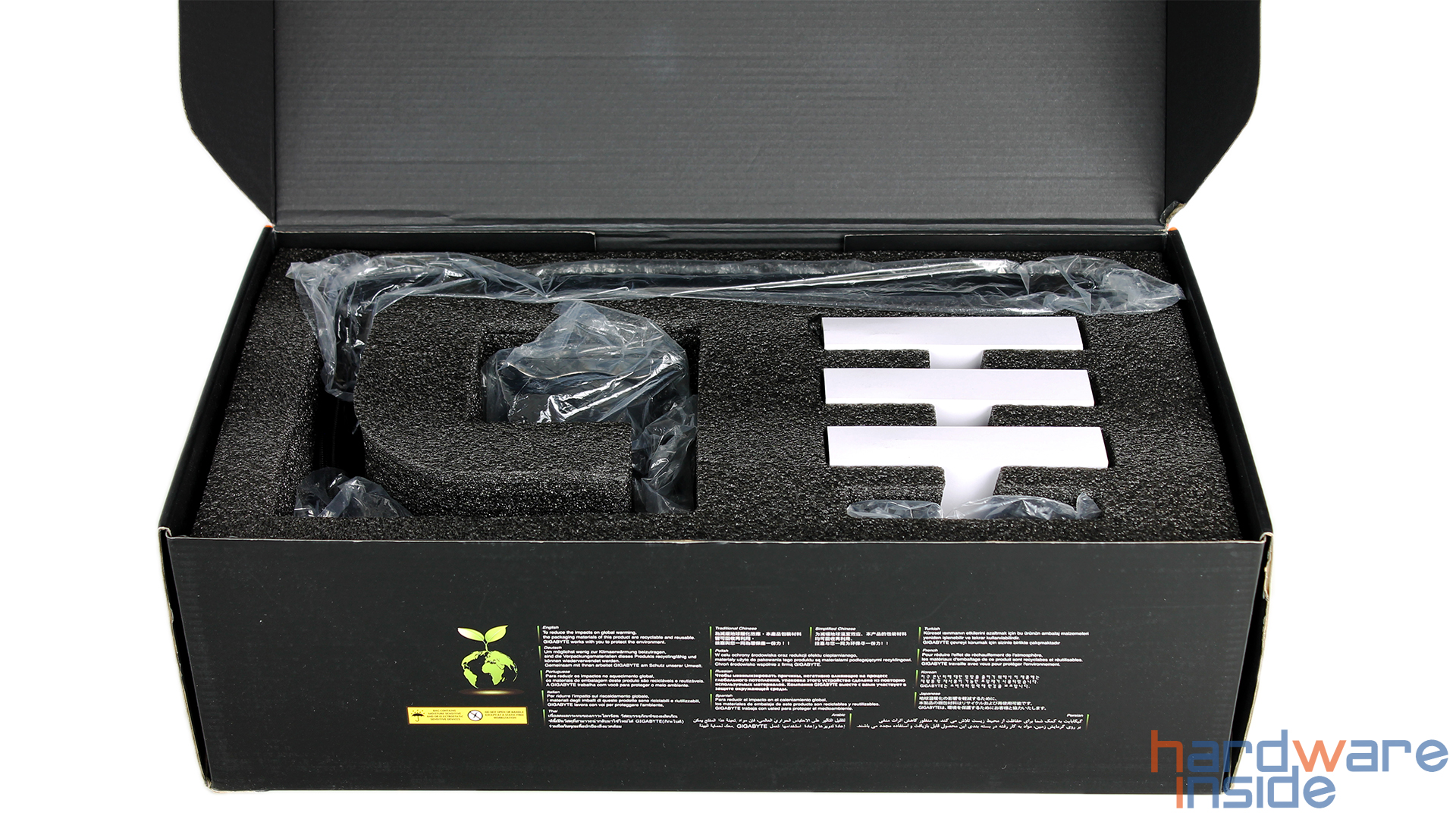 GIGABYTE-AORUS-LIQUID-COOLER-360-Inhalt-01.jpg