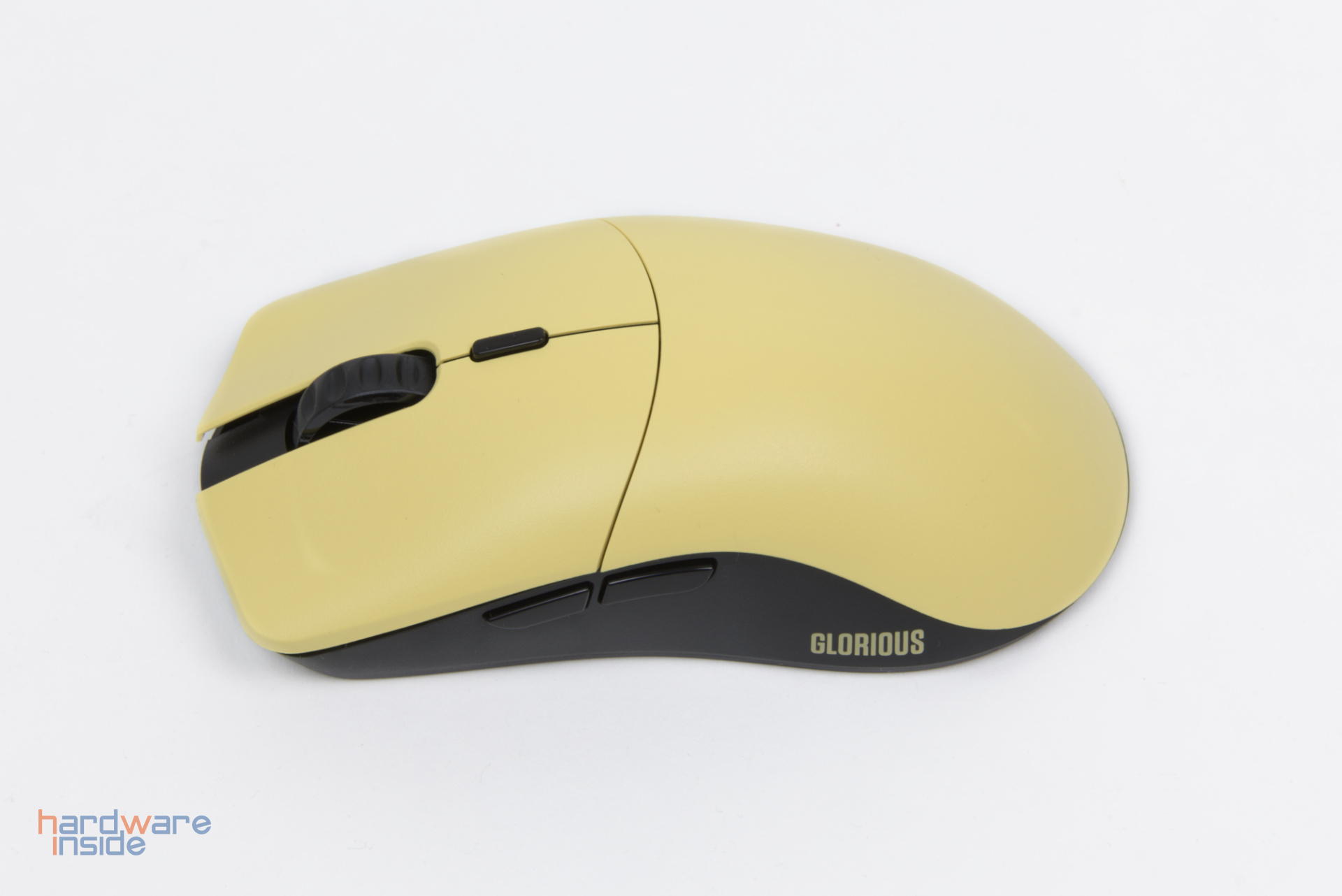 Glorious-Model-O-Pro-Wireless-Golden-Panda-7.jpg