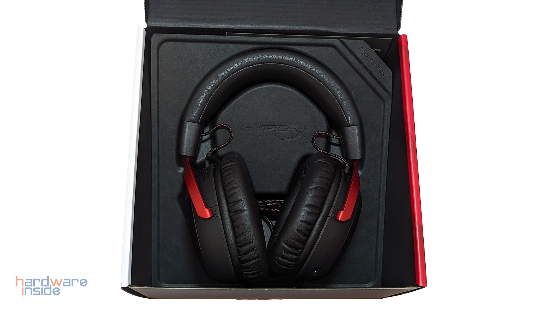 hyperx-cloud3-verpackung-innen.jpg