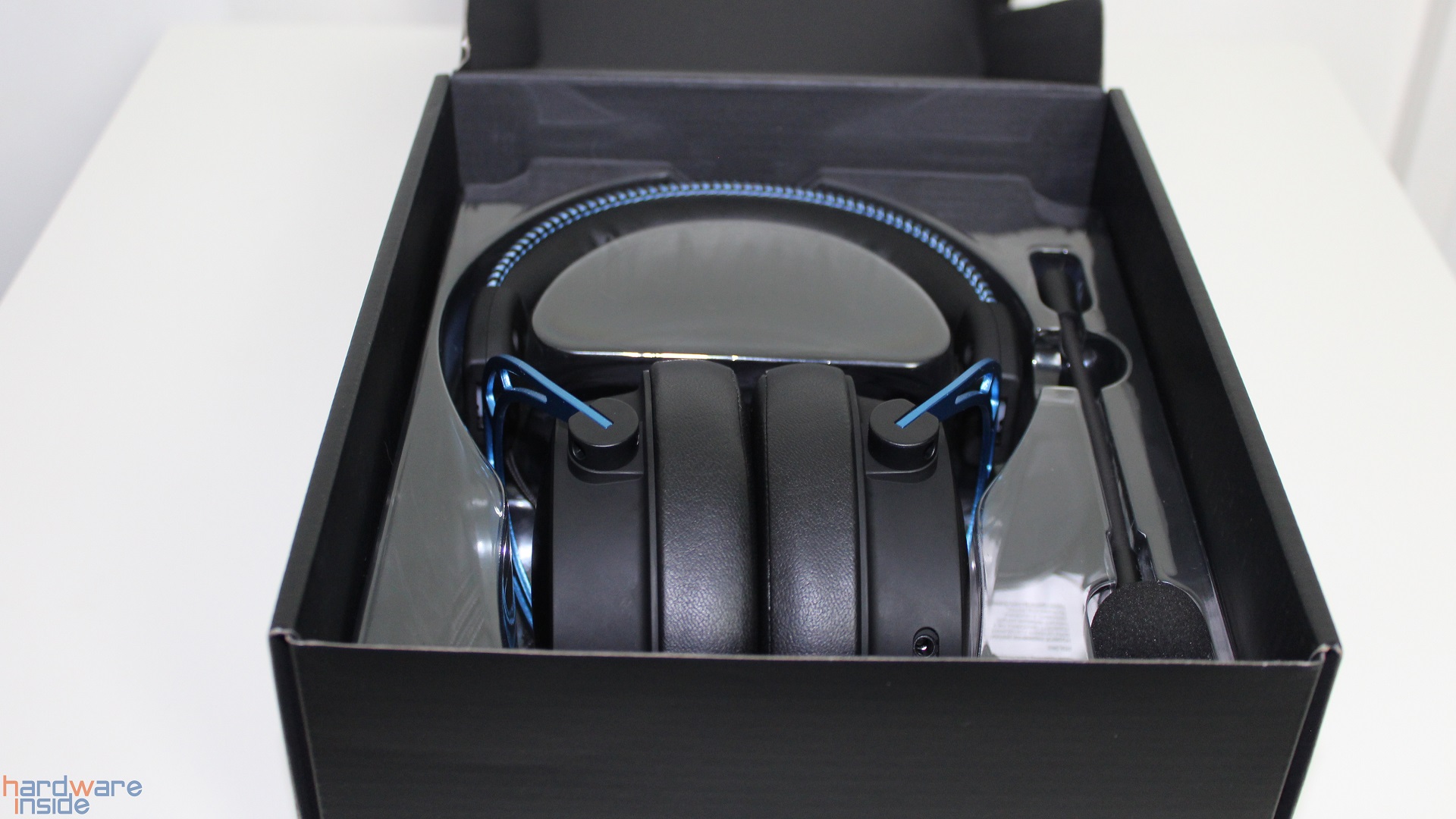 HyperX_Cloud Alpha S_Verpackung_Inhalt.jpg