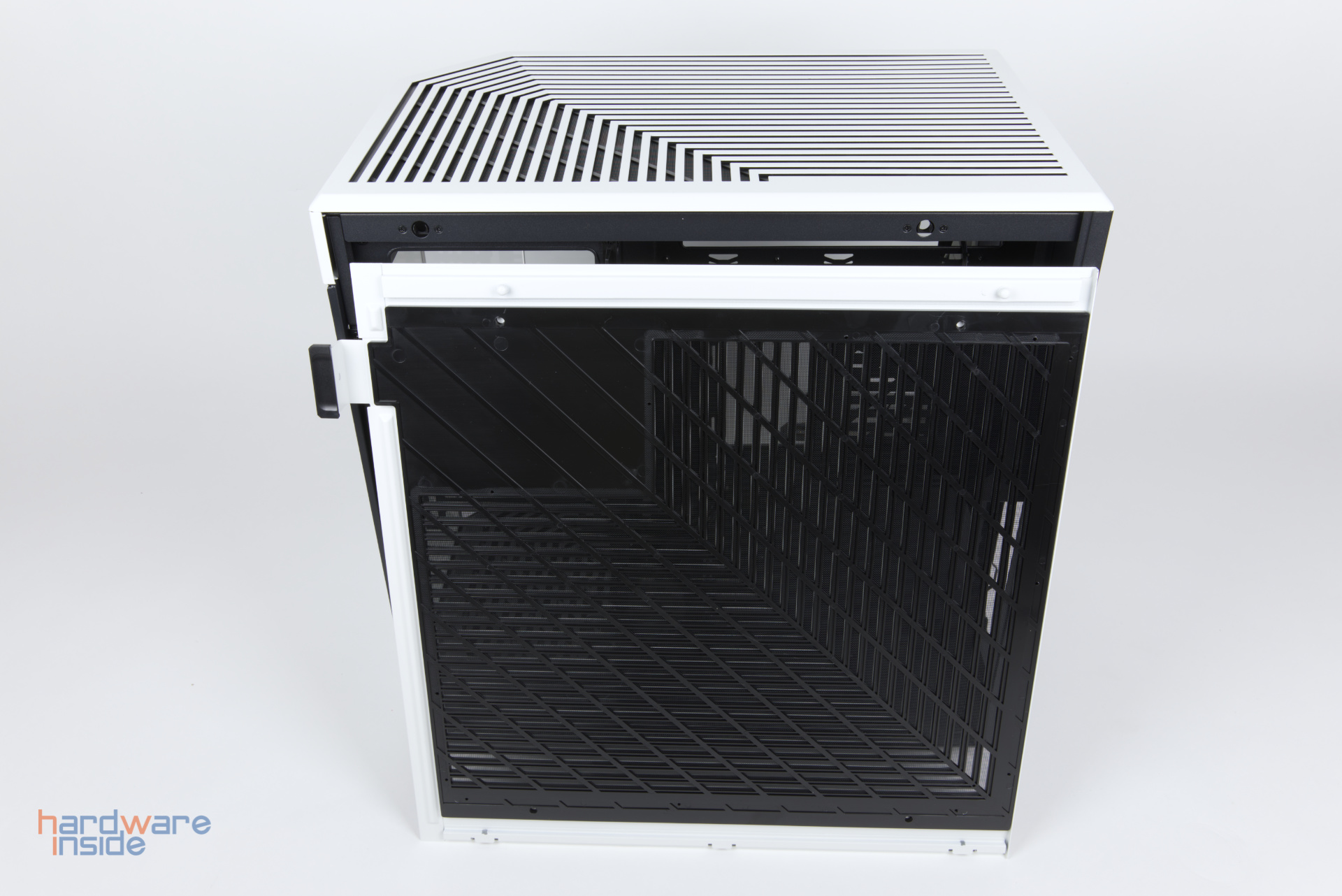 Hyte-Y60-Review-11.jpg