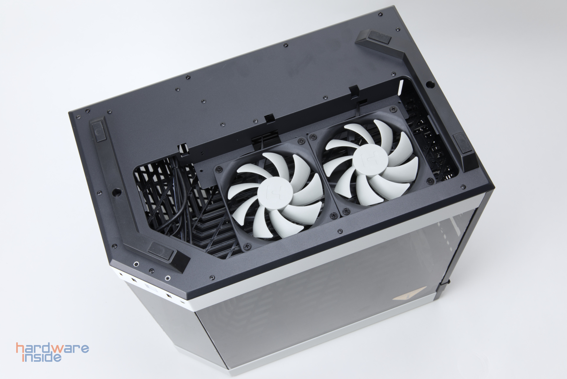 Hyte-Y60-Review-19.jpg