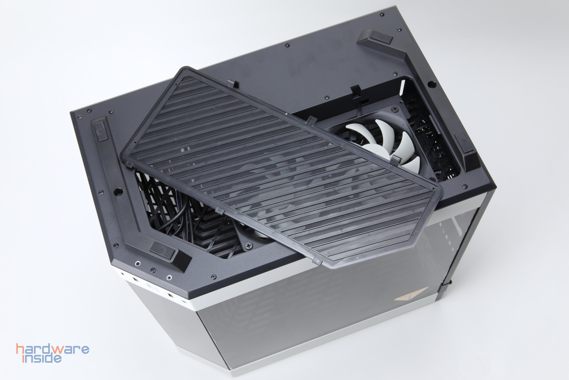 Hyte-Y60-Review-20.jpg