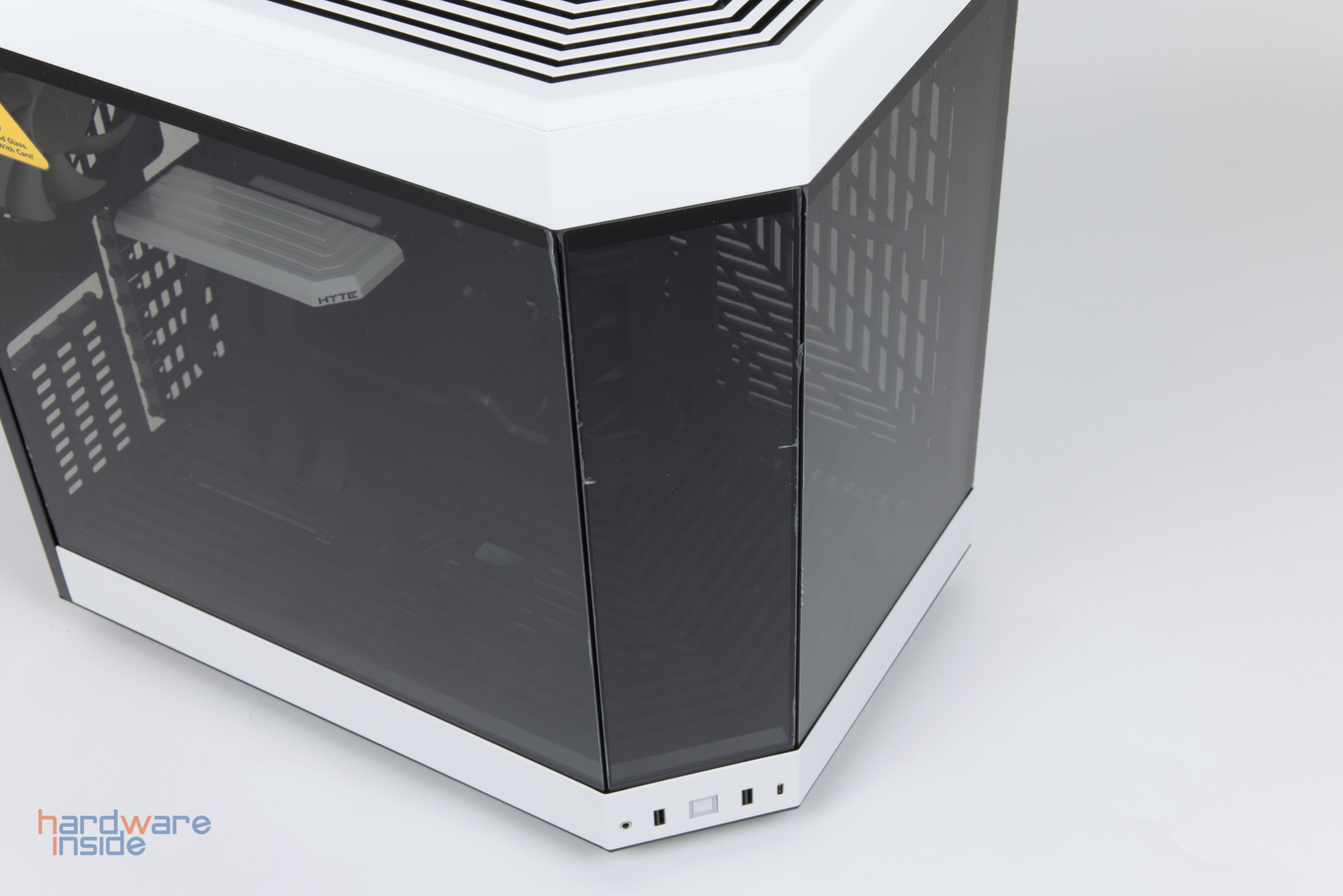 Hyte-Y60-Review-7.jpg