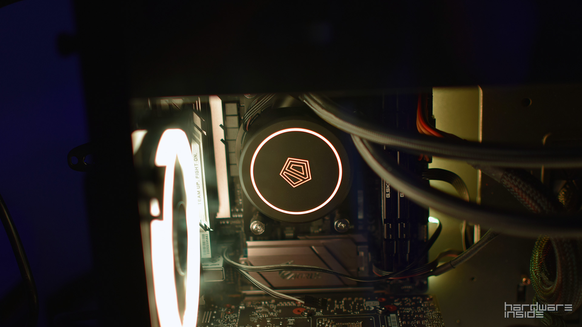 ID-Cooling 1 AURAFLOW X Montage