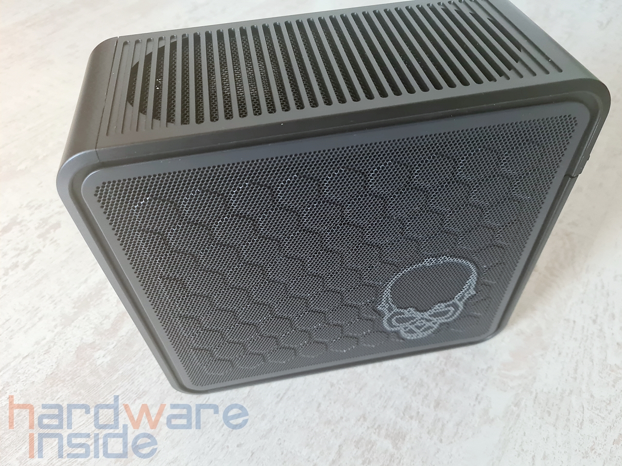 Intel NUC 9 Extreme Ghost Canyon Gehäuse