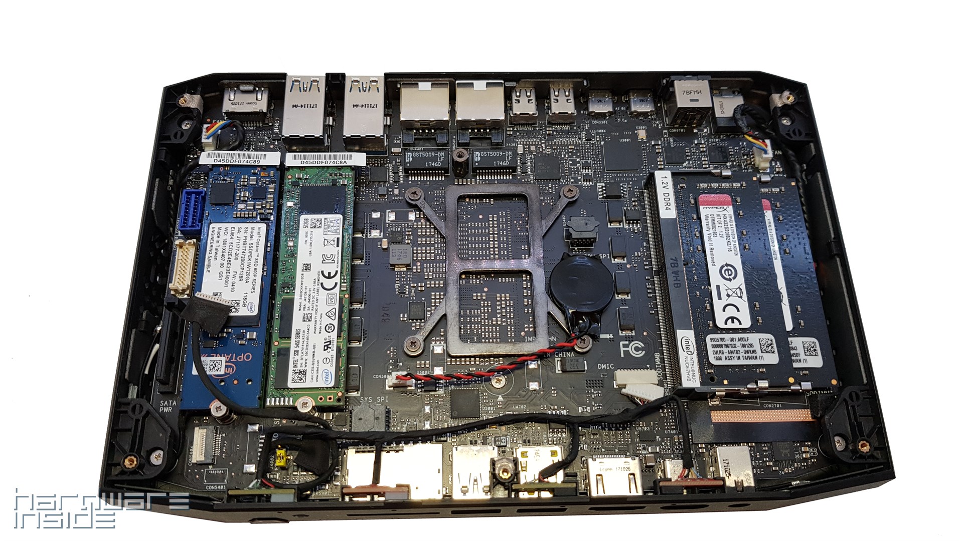 Intel NUC Kit NUC8i7HVK - Innen 2