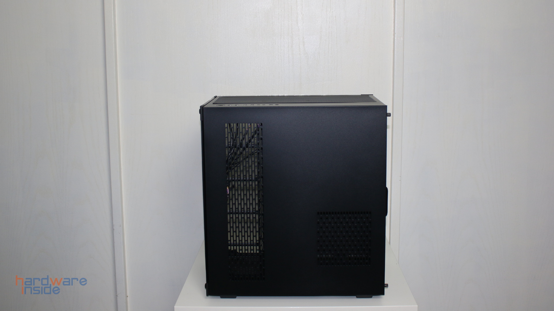 Inter-Tech C701_Seite_rechts.jpg