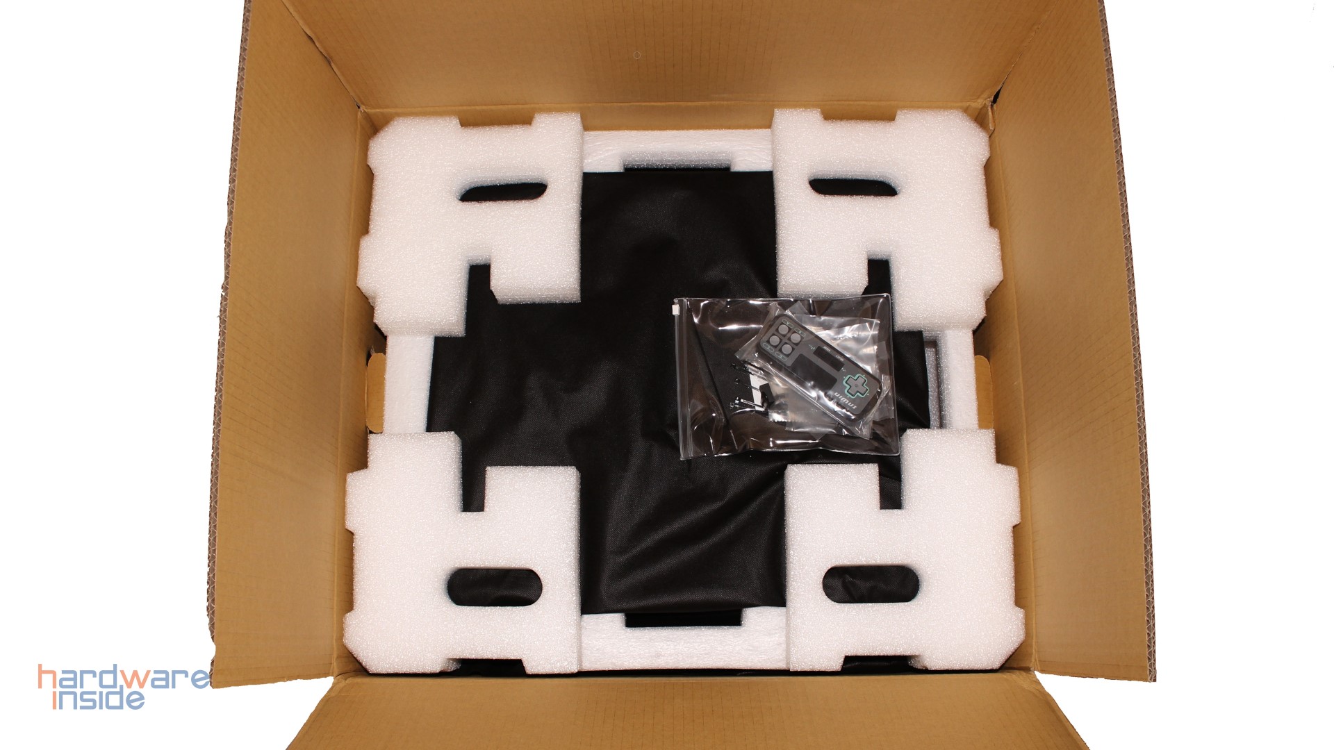 inwin-309-gaming-edition-04.jpg