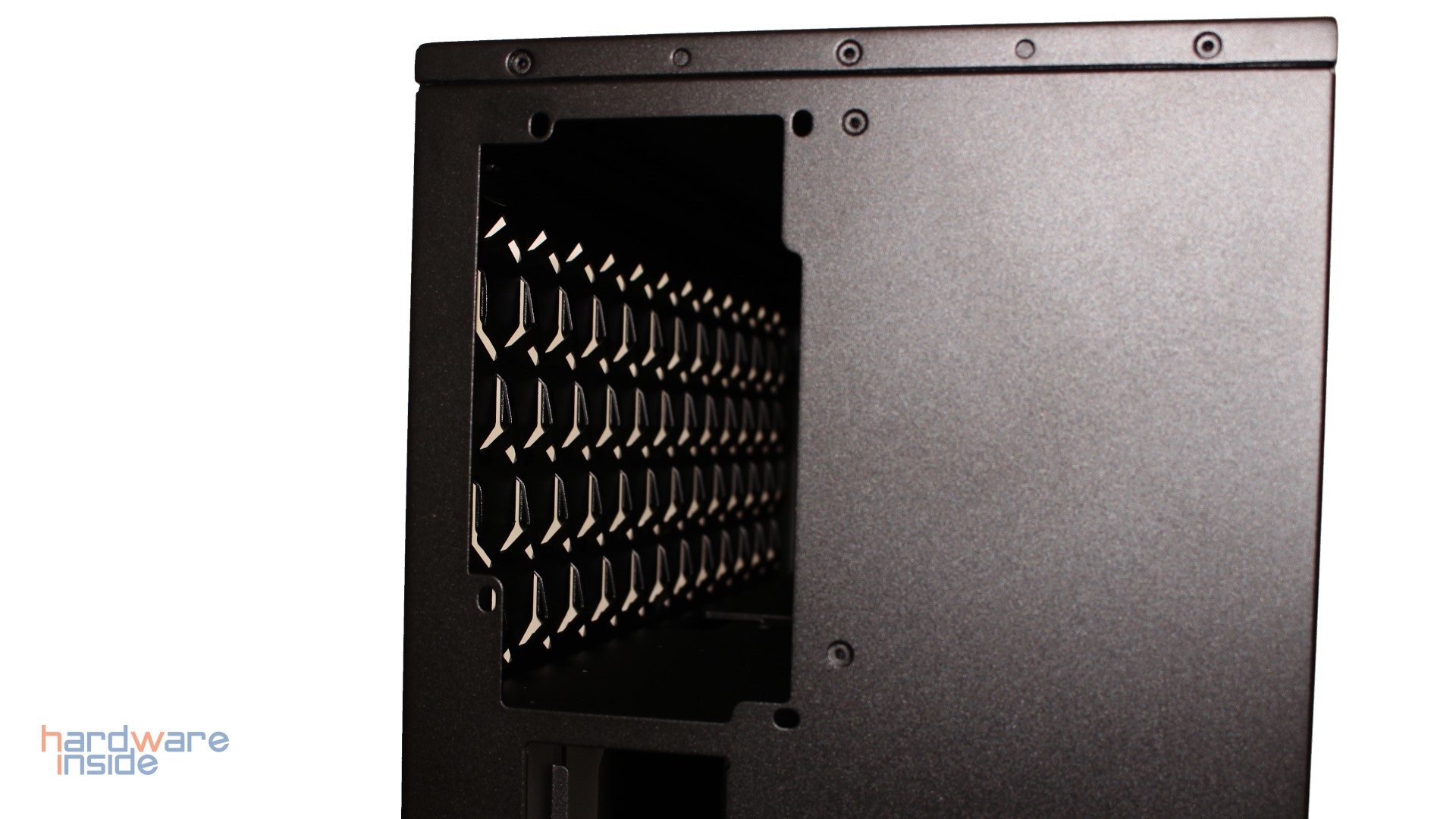 inwin-309-gaming-edition-15.jpg