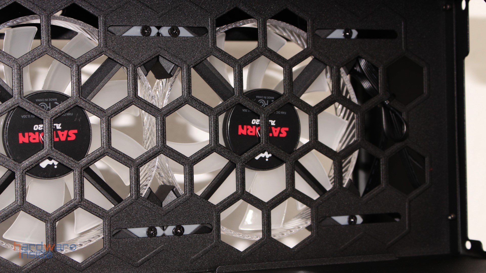 inwin-309-gaming-edition-22.jpg