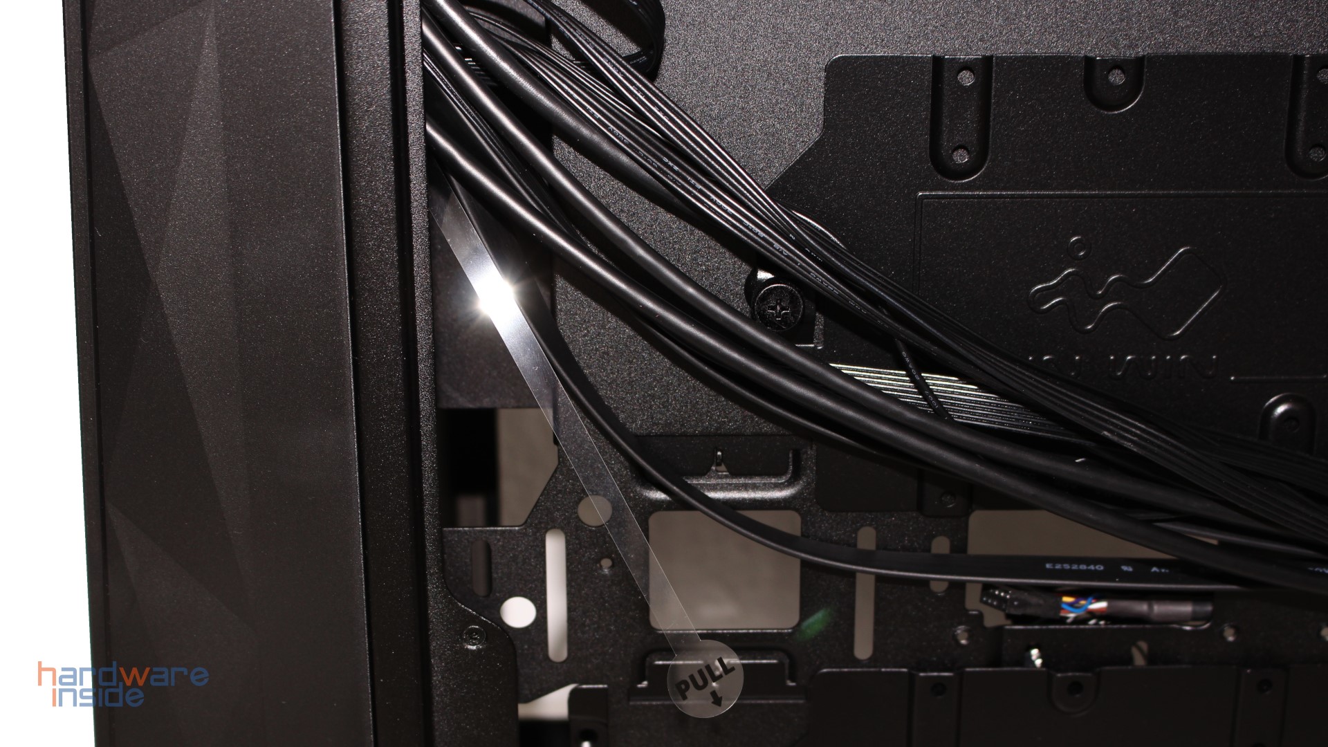 inwin-309-gaming-edition-23.jpg