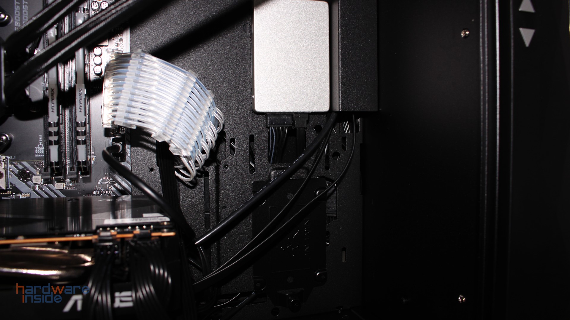 inwin-309-gaming-edition-29.jpg