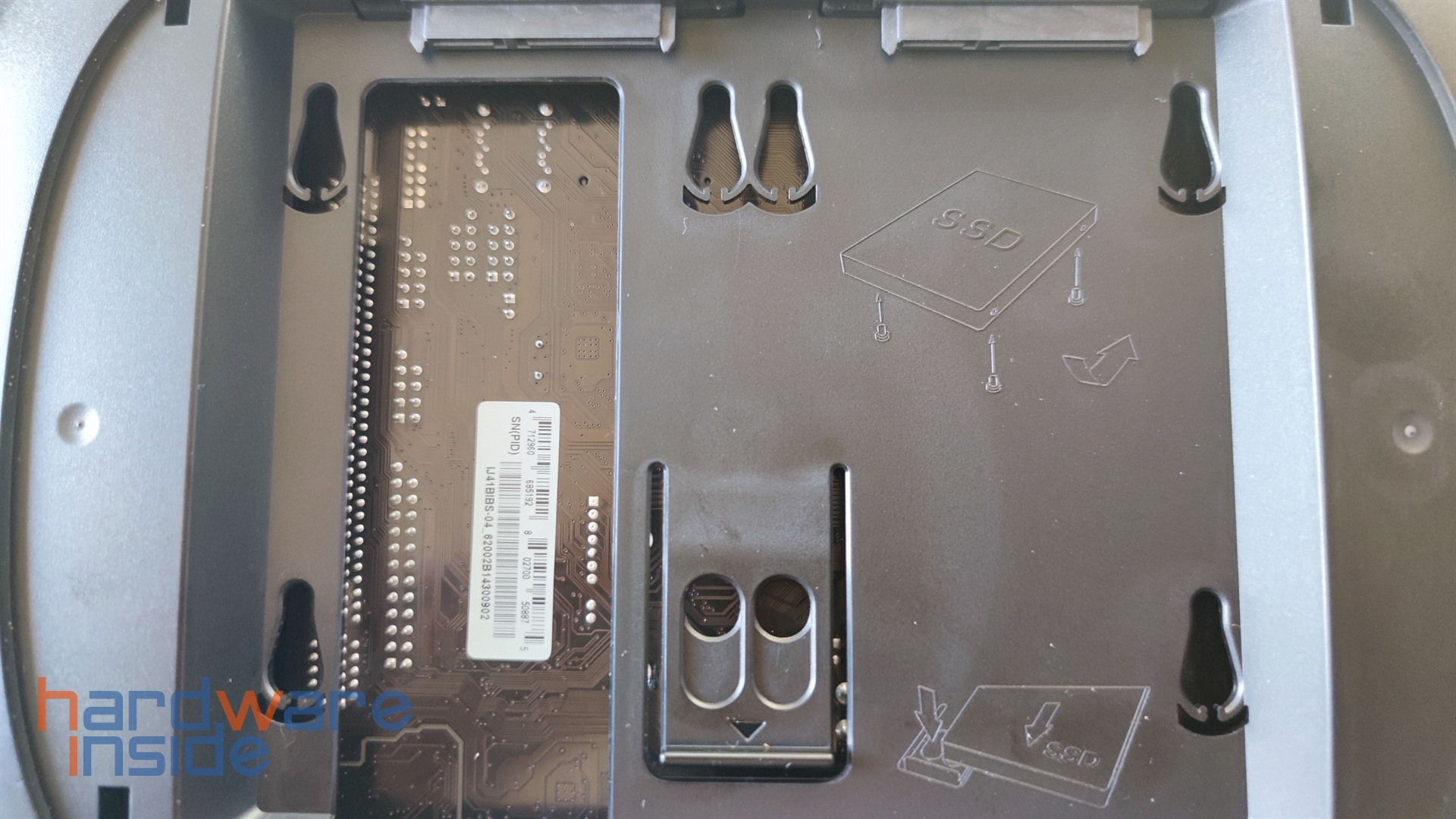 InWin-B1-Mesh-laufwerkslot.jpg