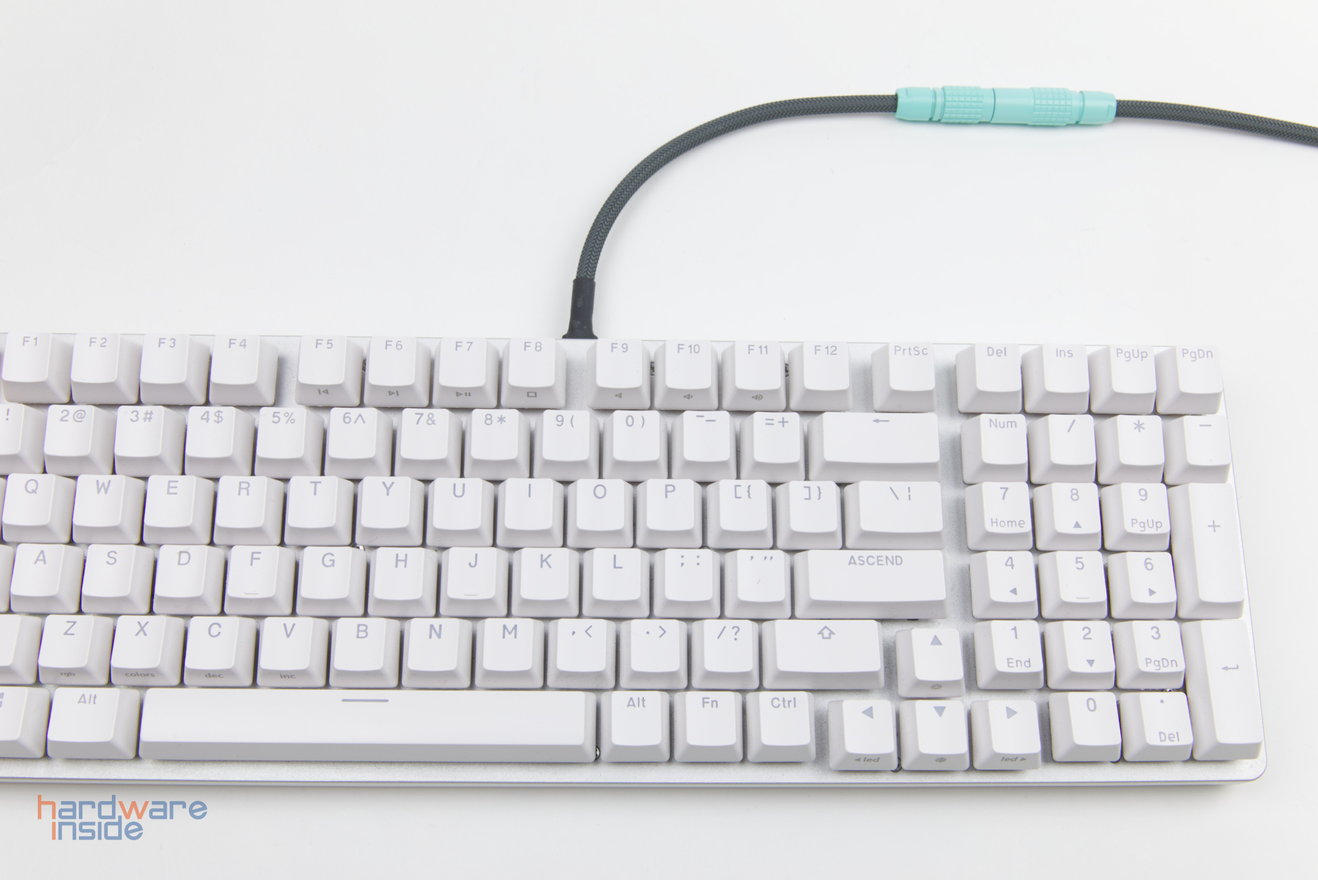Keebstuff-Kabelmanufaktur-Mechanical-Keyboard-Cables-handcrafted-11.jpg