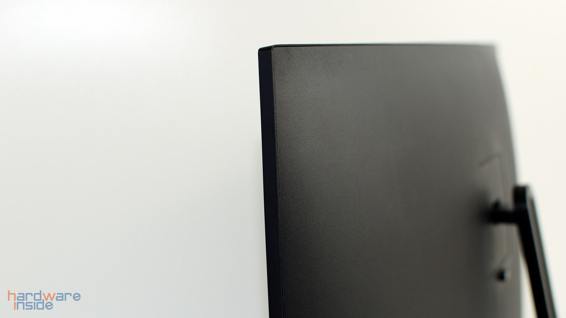 LC-Power LC-M27-FHD-144-C - 27'-Curved-PC-Monitor 24.jpg