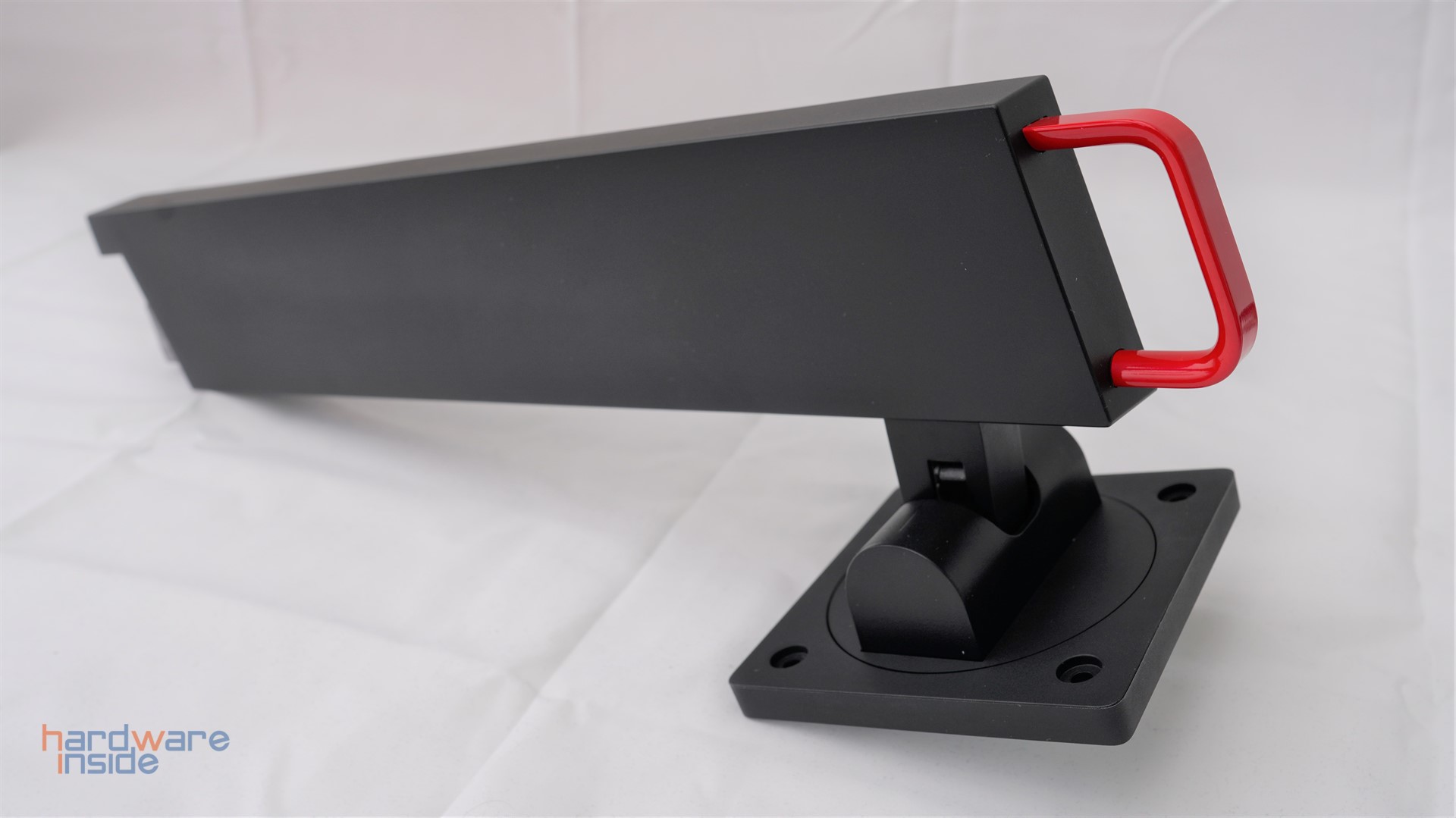 lcpower-uhd-144-arm.JPG