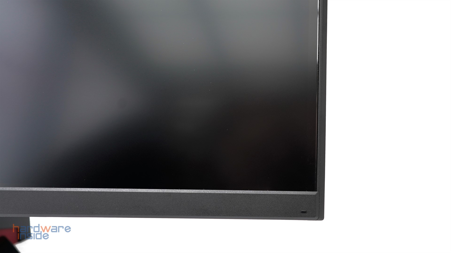 lcpower-uhd-144-vorne-detail-1.JPG