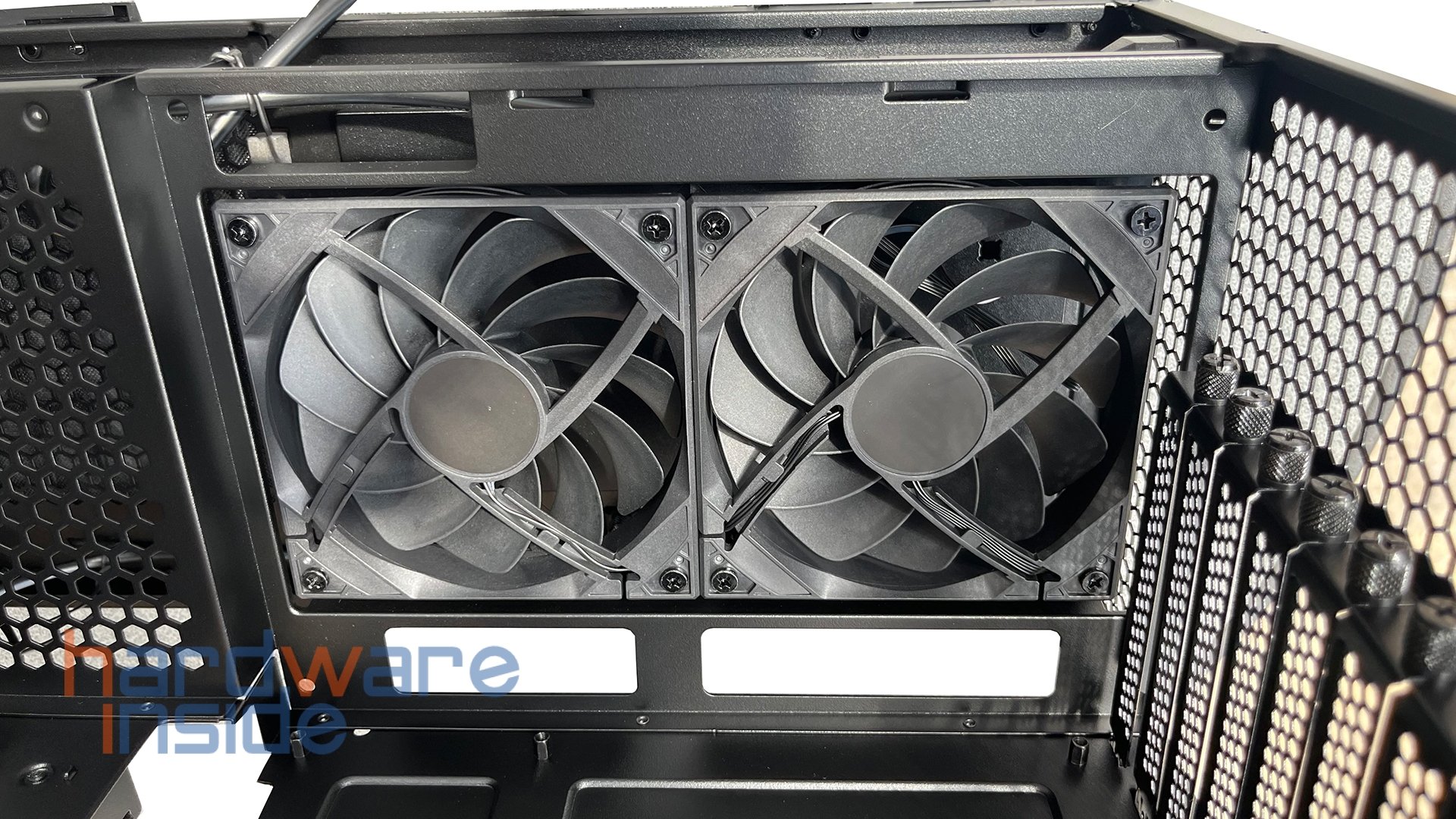 Lian Li Lancool 207 Digital-016.JPG