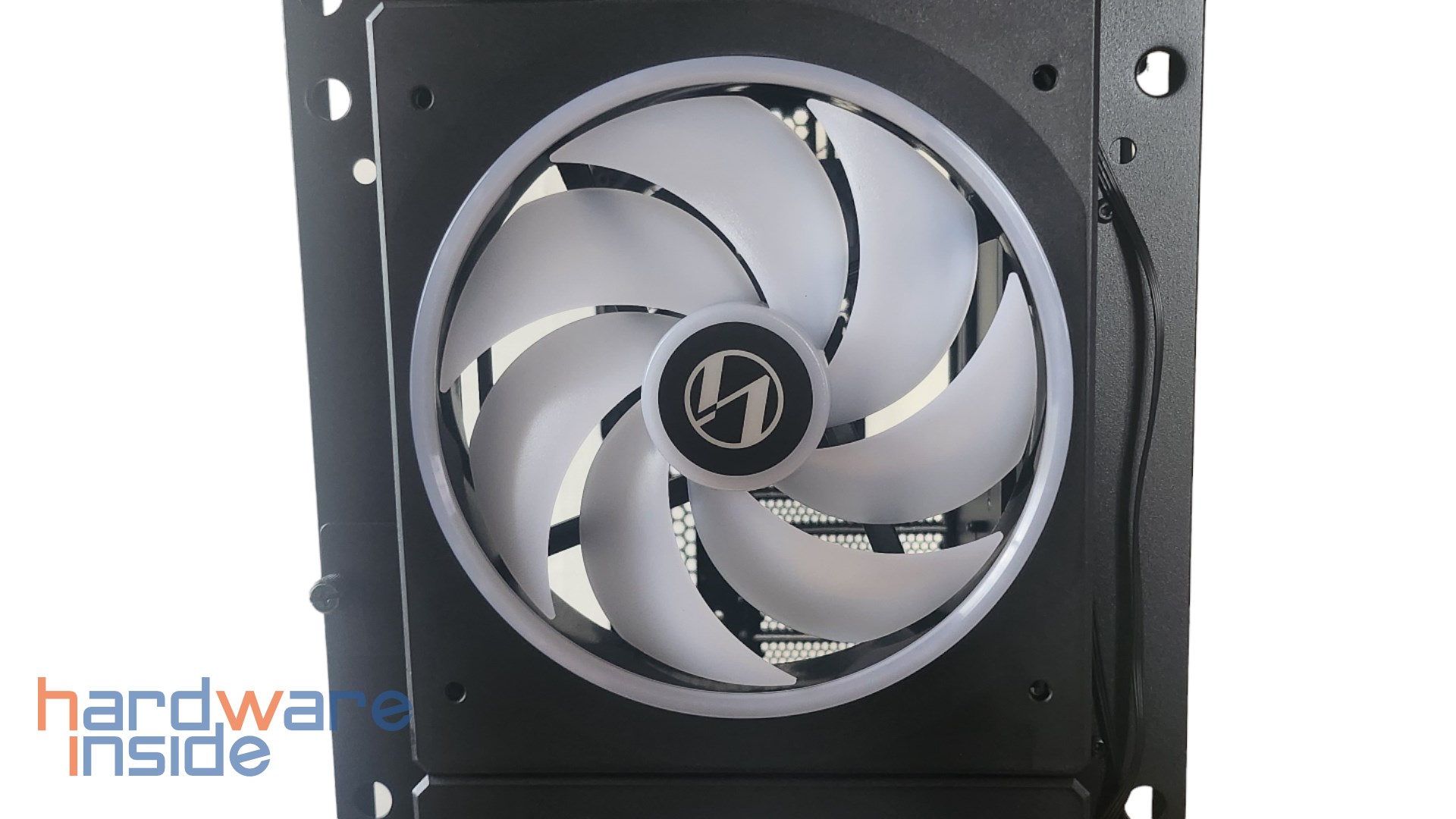 lian-li-lancool-216-details (1).jpg