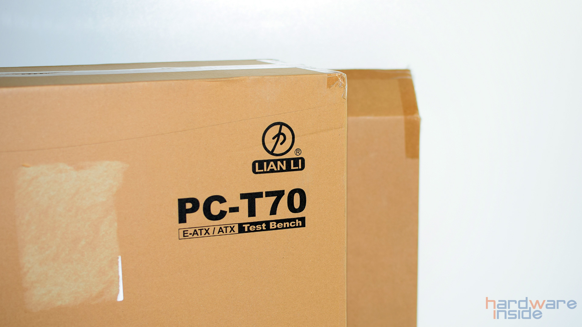 Lian Li T70 test Bench 01.jpg