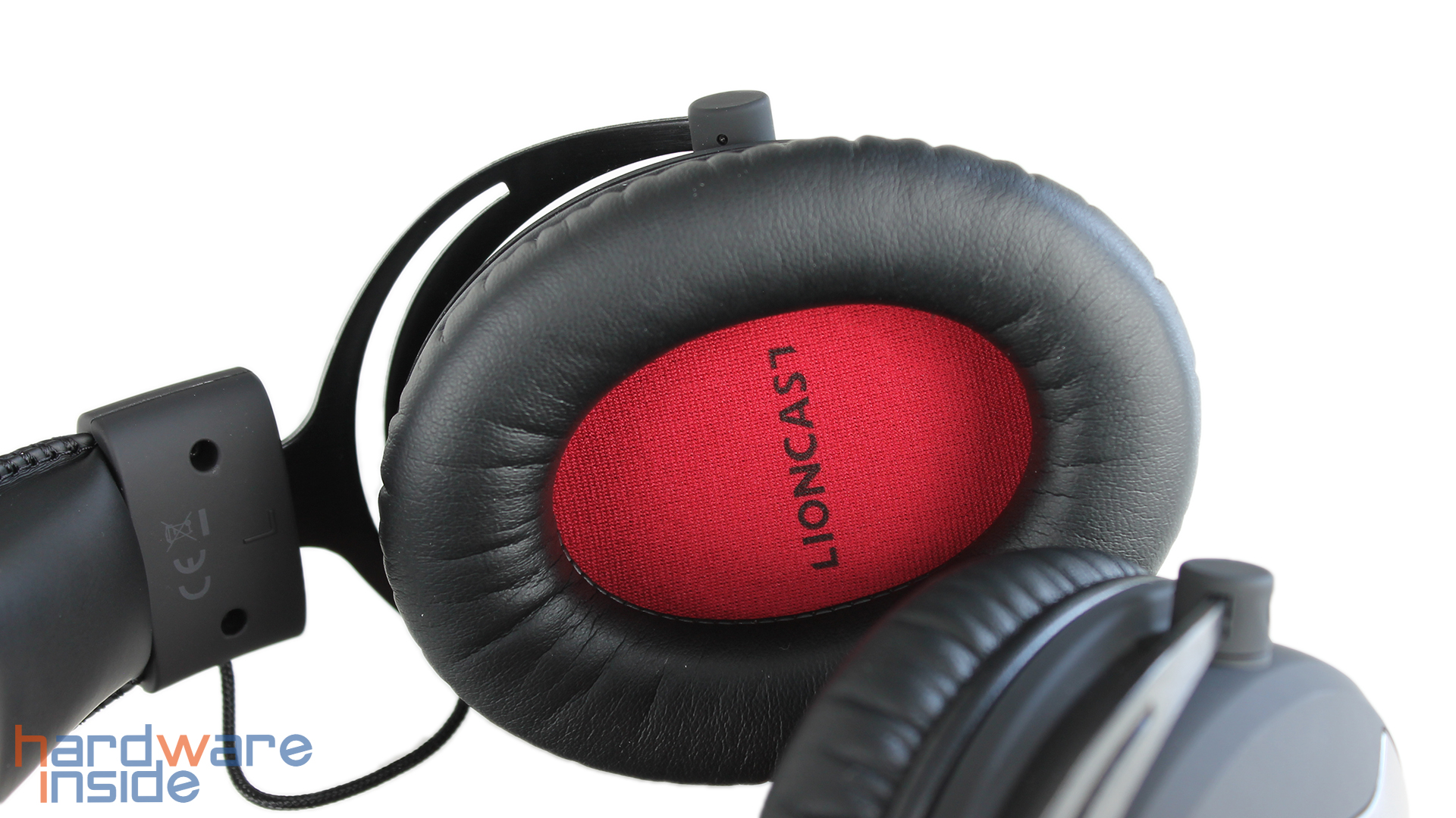 lioncast-lx55-06.jpg