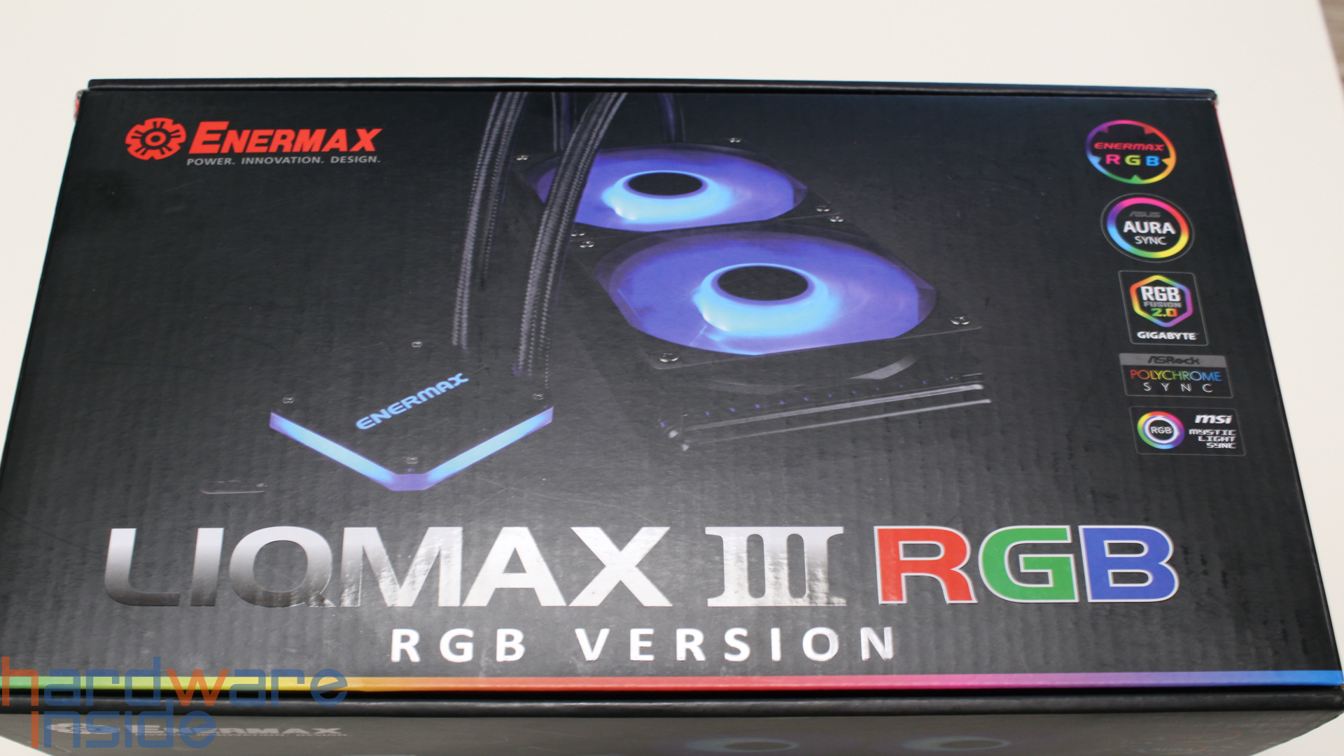 Liqmax_III_240RGB_Verpackung_1.jpg