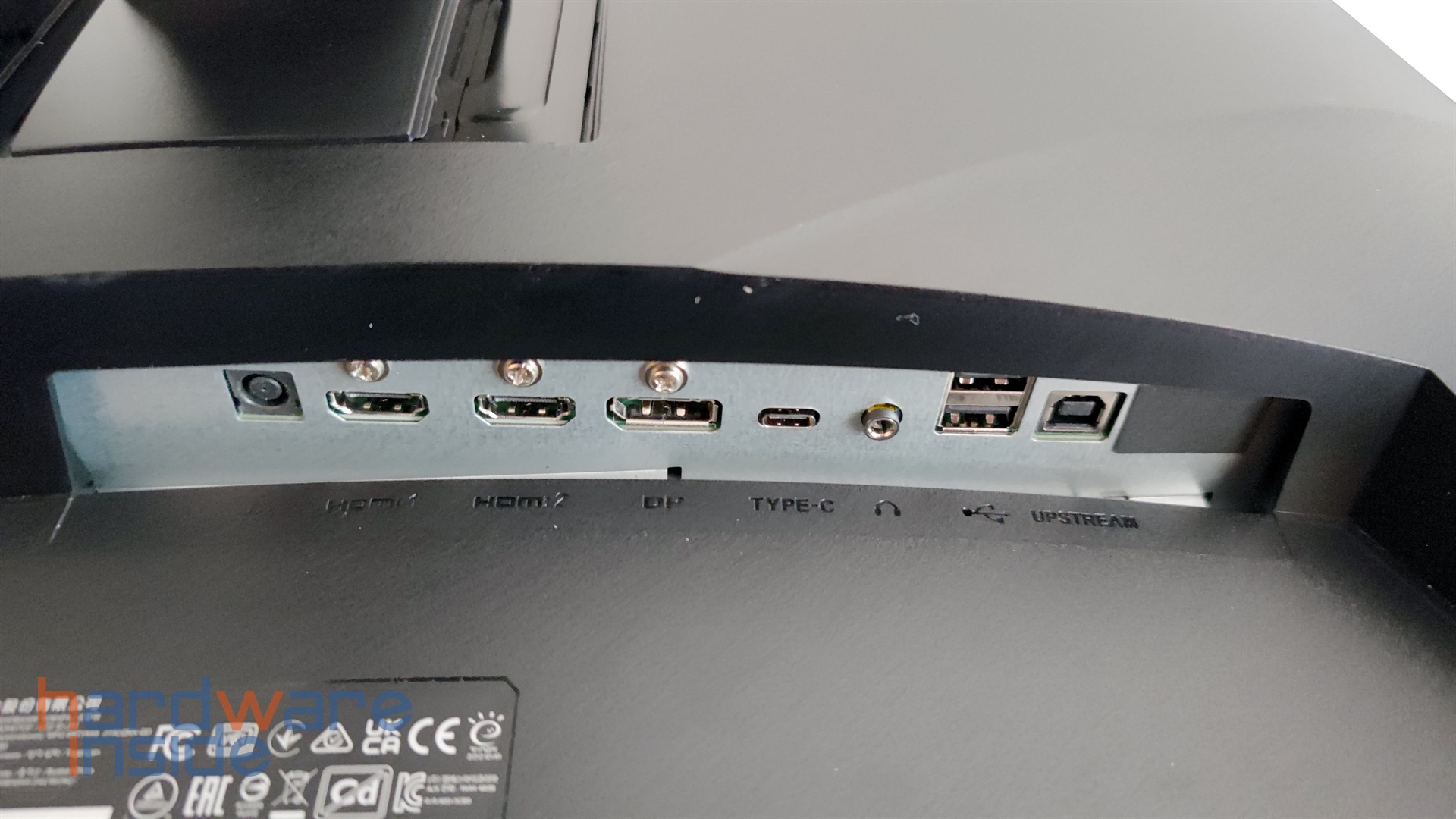 MSI ARTYMIS 273CQRX-QD - 9.jpg