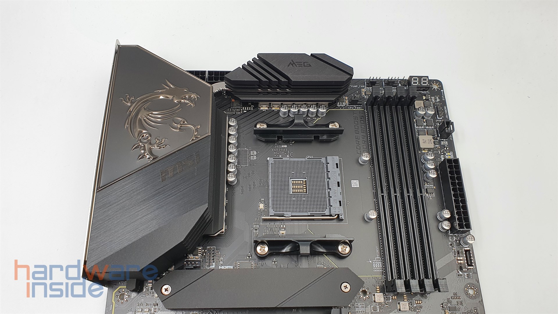 MSI MEG B550 Unify - 7.jpg